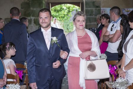 Le mariage de Floriane et Adrien à Ploneis et célébré à la ferme de Trézulien à Douarnenez