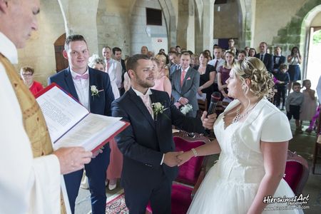 Le mariage de Floriane et Adrien à Ploneis et célébré à la ferme de Trézulien à Douarnenez