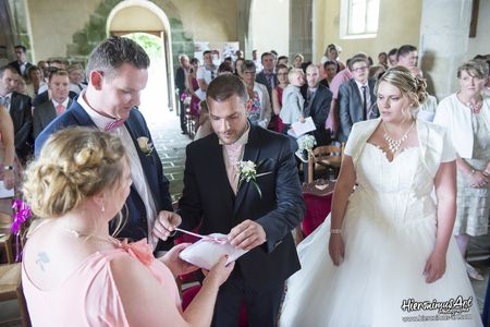 Le mariage de Floriane et Adrien à Ploneis et célébré à la ferme de Trézulien à Douarnenez