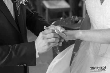 Le mariage de Floriane et Adrien à Ploneis et célébré à la ferme de Trézulien à Douarnenez