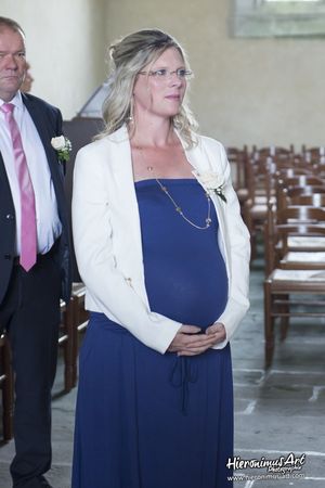 Le mariage de Floriane et Adrien à Ploneis et célébré à la ferme de Trézulien à Douarnenez