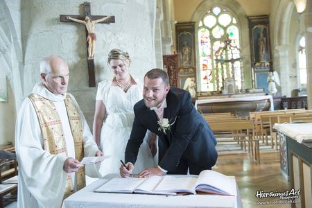 Le mariage de Floriane et Adrien à Ploneis et célébré à la ferme de Trézulien à Douarnenez