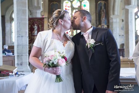 Le mariage de Floriane et Adrien à Ploneis et célébré à la ferme de Trézulien à Douarnenez