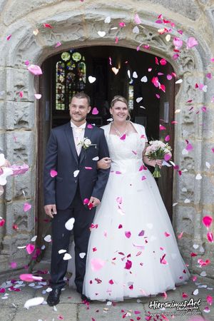 Le mariage de Floriane et Adrien à Ploneis et célébré à la ferme de Trézulien à Douarnenez