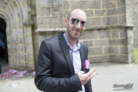 Le mariage de Floriane et Adrien à Ploneis et célébré à la ferme de Trézulien à Douarnenez