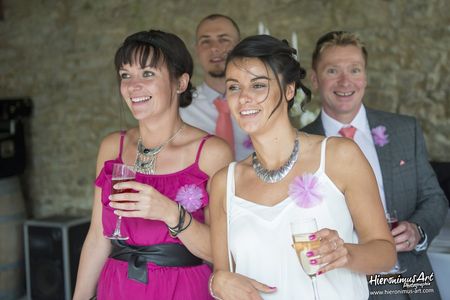 Le mariage de Floriane et Adrien à Ploneis et célébré à la ferme de Trézulien à Douarnenez